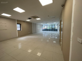 cho-thue-van-phong-136m2-tai-710-lac-long-quan-tay-ho